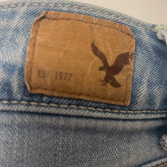 American Eagle Lacey Cut Off Short Jean sz 4 - Picture 7 of 8